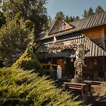 Karpatka Bed & Breakfast 3*